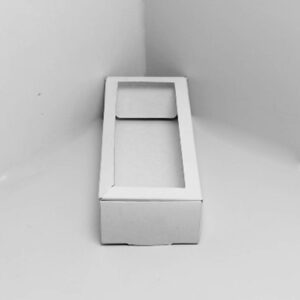 Estuche rectangular de cartulina con visor